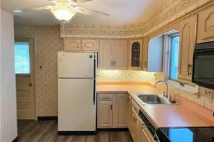 5545 Annetta Dr, Bethel Park, PA 15102 - Photo 7