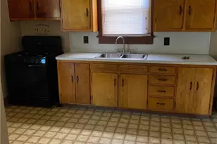 691 S Irvine Ave, Sharon, PA 16146 - Photo 5