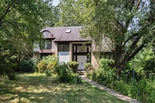 24 Davonshire Dr, Pittsburgh, PA 15238 - Photo 1