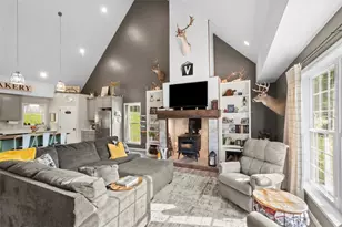 105 Jacobs Rd, Irwin Township, PA 16038 - Photo 5