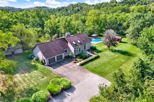 127 Willow Dr, Pittsburgh, PA 15239 - Photo 1