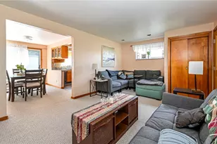 1954 Outlook Dr, Pittsburgh, PA 15147 - Photo 5