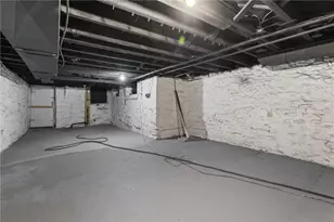 2313 Eccles St, Pittsburgh, PA 15210 - Photo 25