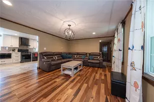 1072 Renton Rd, Pittsburgh, PA 15239 - Photo 9