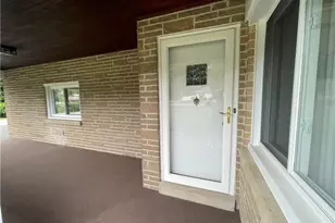 110 Ellis Ave, Hermitage, PA 16148 - Photo 3