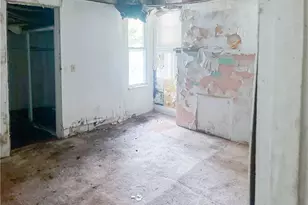 1938 Laketon Rd, Pittsburgh, PA 15221 - Photo 15