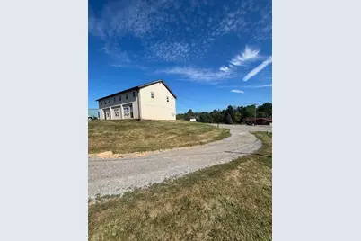 973 New Castle Rd, Franklin Township, PA 16001 - Photo 3