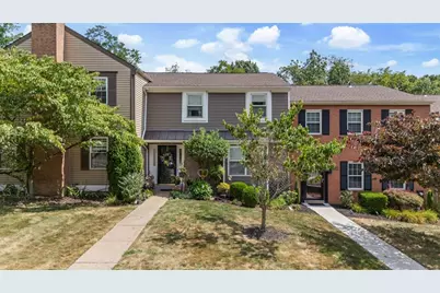 1152 Queens Dr, Moon/Crescent Twp, PA 15108 - Photo 1