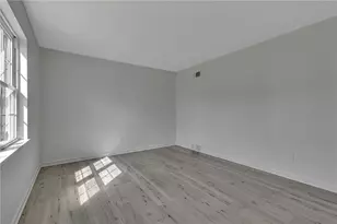 111 McCracken Dr, Center Township, PA 15061 - Photo 15