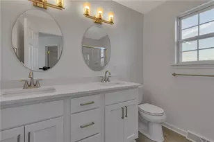 111 McCracken Dr, Center Township, PA 15061 - Photo 25