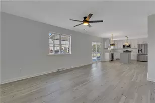 111 McCracken Dr, Center Township, PA 15061 - Photo 9