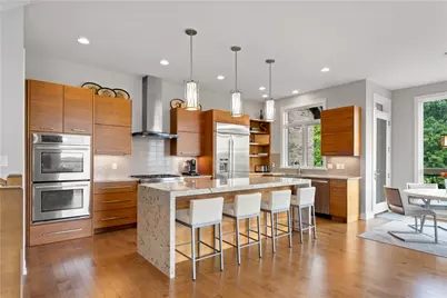 9810 Sumner Dr, Pittsburgh, PA 15101 - Photo 3