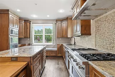 182 Inglewood Dr, Pittsburgh, PA 15228 - Photo 9