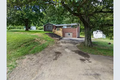 275 Twin Lakes Rd, Unity Township, PA 15650 - Photo 3