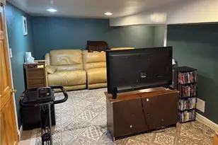 2230 McKees Rocks Rd, Robinson Twp, PA 15136 - Photo 25