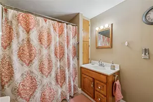 310 Bungalow Rd, Unity Township, PA 15670 - Photo 17