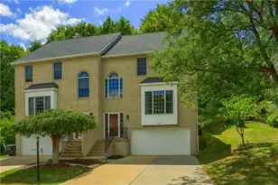 128 Hampshire Dr, Cranberry Township, PA 16066 - Photo 1