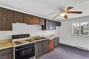 110 E Pennsylvania Ave (105 N Center Ave), New Stanton, PA 15672 - Photo 27