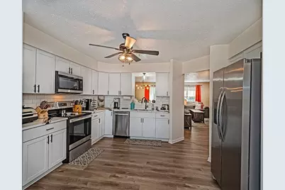 1023 Royal Dr, North Strabane, PA 15317 - Photo 9