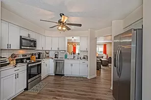 1023 Royal Dr, North Strabane, PA 15317 - Photo 9