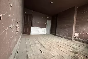 2013 Boulevard of the Allies, East Pittsburgh, PA 15219 - Photo 11