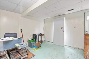 943 10 Th Srreet, Donora, PA 15033 - Photo 7