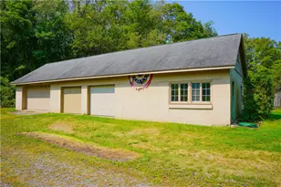 828 Brownhome Rd, Scott Township, PA 16101 - Photo 7