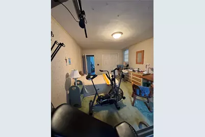 828 Brownhome Rd, Scott Township, PA 16101 - Photo 25