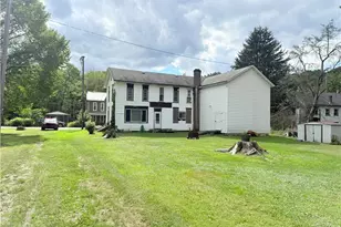 558 Whispering Pines Rd, Shade Township, PA 15924 - Photo 5