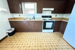 1933 Pennsylvania Ave, West Mifflin, PA 15122 - Photo 13