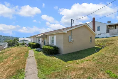 714 Giffin Ave, Canonsburg, PA 15317 - Photo 1