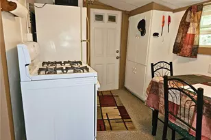 195 Kinch Rd, Moon-Crescent Township, PA 16301 - Photo 11