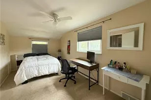 1051 Grandview Ave, Bridgeville, PA 15017 - Photo 17