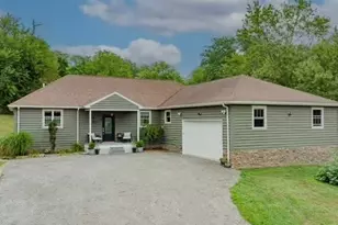 610 Bucktown Rd, Hempfield Township, PA 15642 - Photo 1