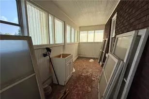 1045 Myrtle Pl, Sharon, PA 16146 - Photo 13