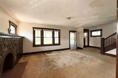 1045 Myrtle Pl, Sharon, PA 16146 - Photo 5