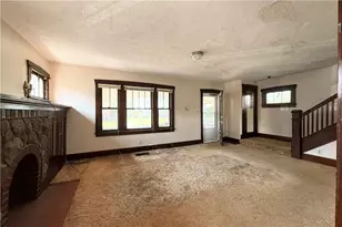 1045 Myrtle Pl, Sharon, PA 16146 - Photo 5