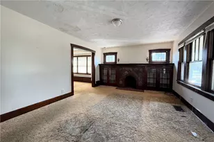 1045 Myrtle Pl, Sharon, PA 16146 - Photo 3