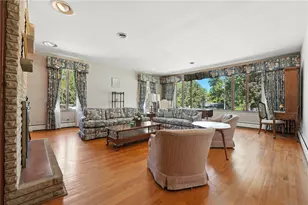 2560 Blossom Ln, Neshannock Township, PA 16105 - Photo 3