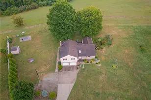 1657 Deerfield Rd, South Franklin, PA 15301 - Photo 3