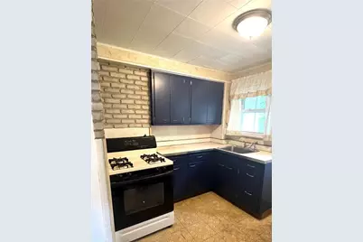 453 Ohio Ave, Clairton, PA 15025 - Photo 3