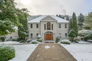 1561 Barrington Dr, Pittsburgh, PA 15090 - Photo 1