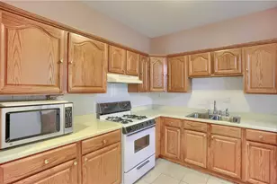 1561 Barrington Dr, Pittsburgh, PA 15090 - Photo 35