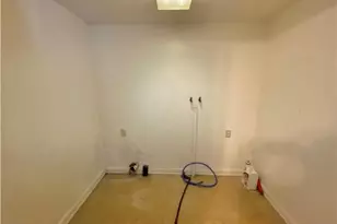 302 N Cedar St, New Castle, PA 16102 - Photo 17