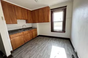 302 N Cedar St, New Castle, PA 16102 - Photo 5