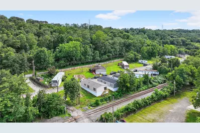 16 Surf Dr #1, Forward Township, PA 15020 - Photo 3