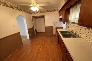 211 S Walnut St, New Castle, PA 16101 - Photo 13
