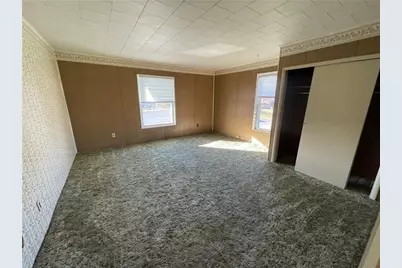 211 S Walnut St, New Castle, PA 16101 - Photo 11