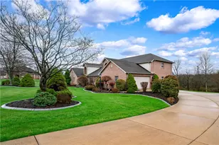 120 Blossom Dr, Center Township, PA 16001 - Photo 3