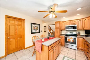 120 Blossom Dr, Center Township, PA 16001 - Photo 11